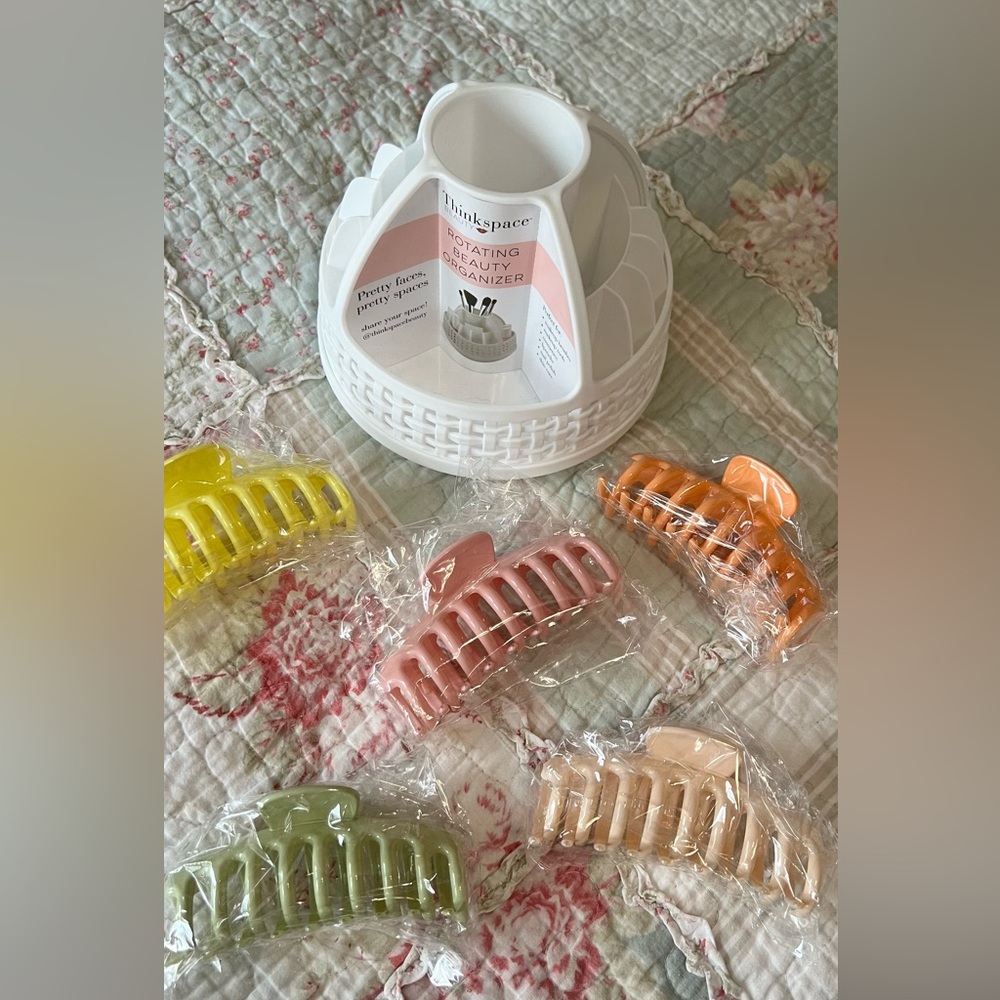 Hair clip & makeup organizer